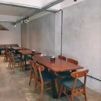THE NEW PLACE IS WIDER THAN BEFORE, WITH AN OUTDOOR AREA IN THE FRONT