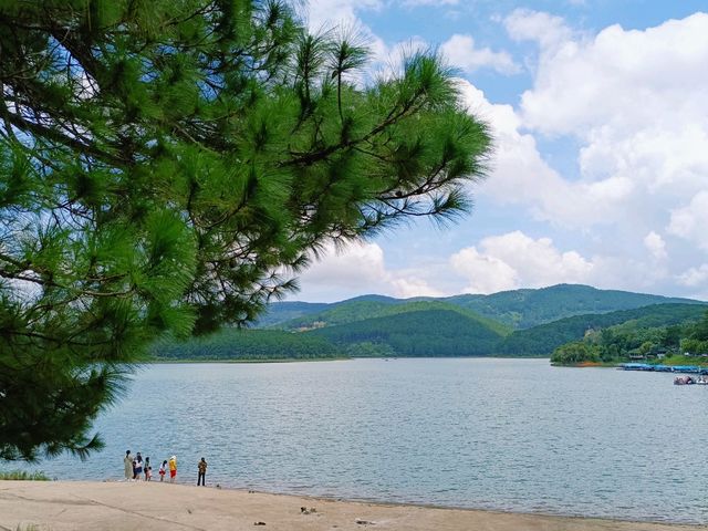 A day at Tuyen Lam lake, Da Lat in August