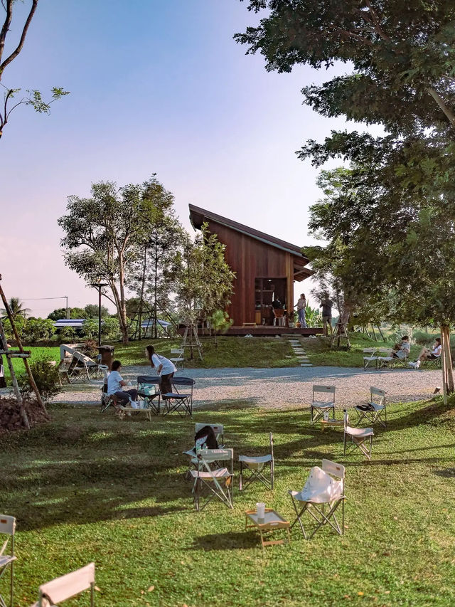 ดอกไม้ประตูแจกันวิลเลจ คาเฟ่สุดชิลย่านบางใหญ่🏠🌳