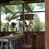 Flower shop &  Cafe 
