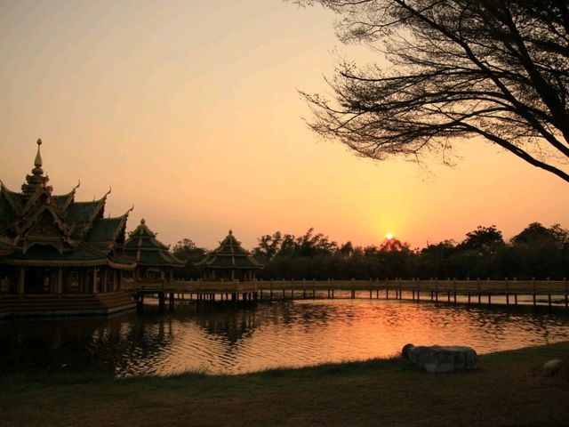 เที่ยวชมศาลาพระอรหันต์ เมืองโบราณ