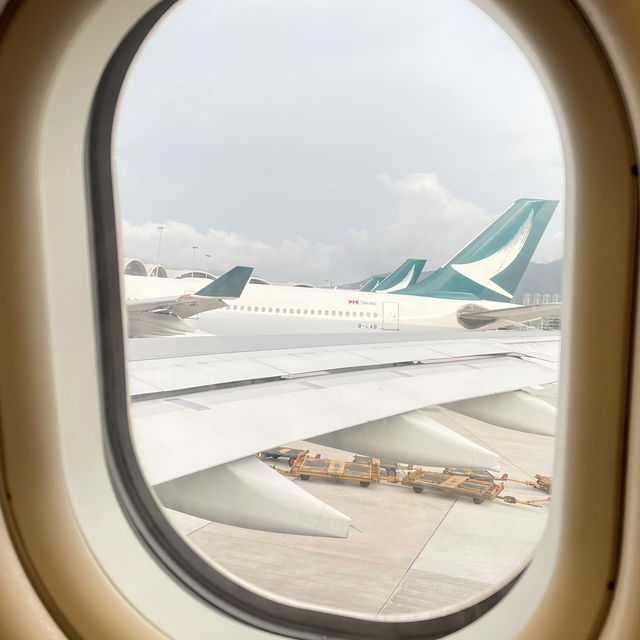 ครั้งแรกกับสายการบิน Cathay Pacific 