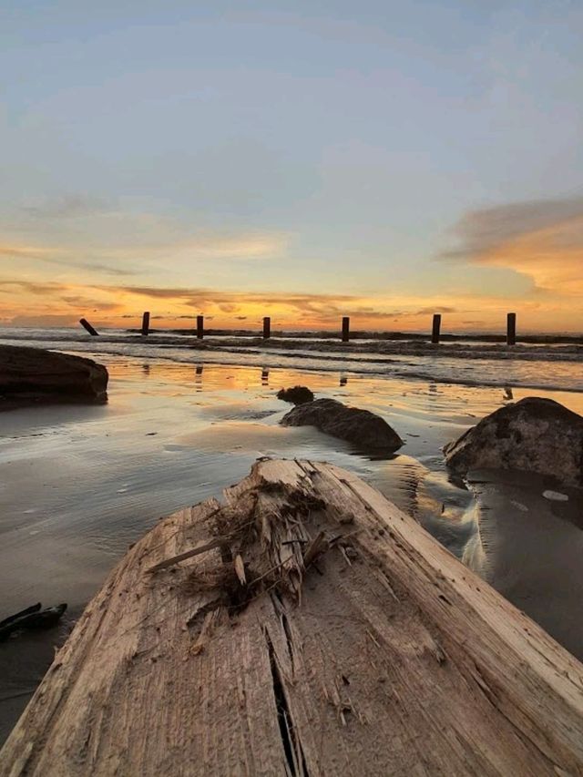 Lutong Beach