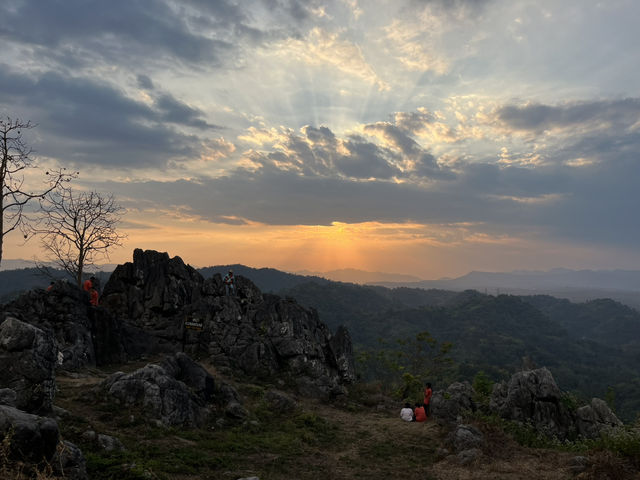 ตะวันตกดิน ที่ถ้ำผาหงษ์