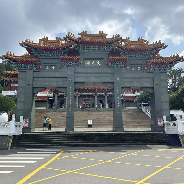 Day Trip to Sun Moon Lake with Air, Land and Water Experience