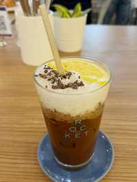 Peaceful coffee bar