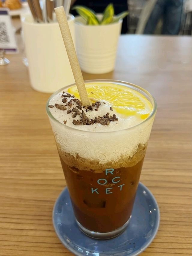 Peaceful coffee bar