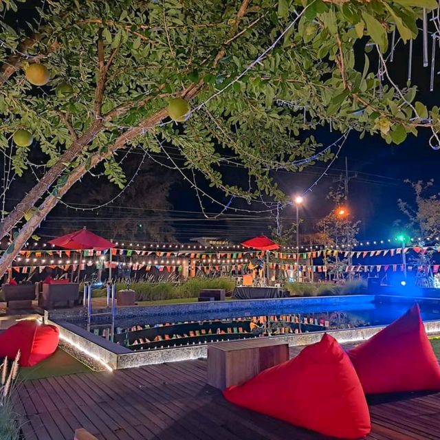 ลิปดารีสอร์ท ที่พักสไตล์ Loft ติดทะเลคลองวาฬ