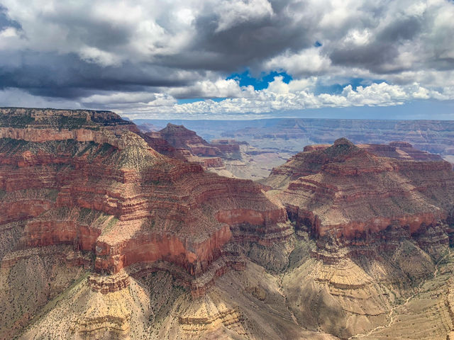 Grand Canyon National Park Adventure: Helicopter Tour and Thrilling Cliffside Views