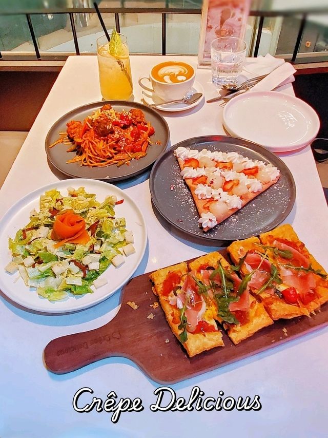 人氣招牌可麗餅 MOKO新世紀廣場