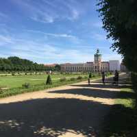 🏰🌹 皇家寓所：探訪柏林的夏洛滕堡宮🇩🇪👑 