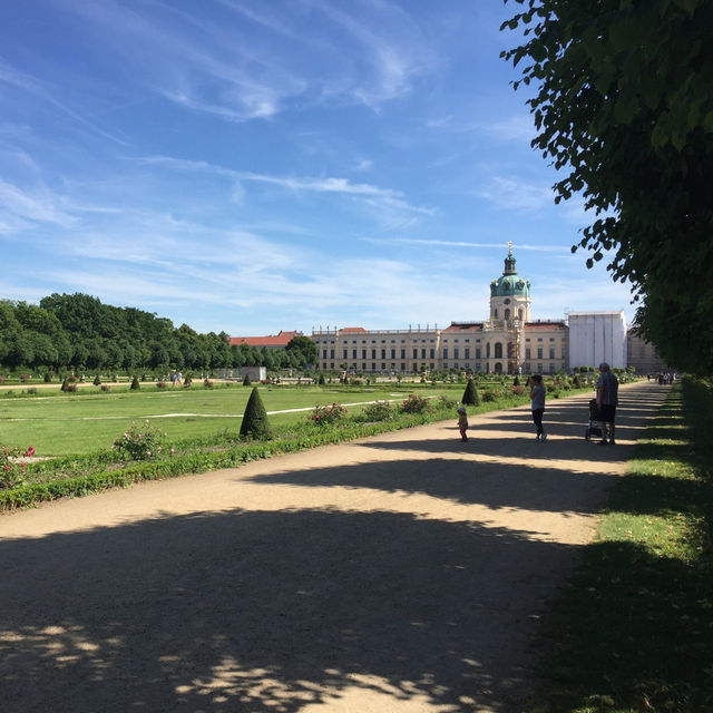 🏰🌹 皇家寓所：探訪柏林的夏洛滕堡宮🇩🇪👑 
