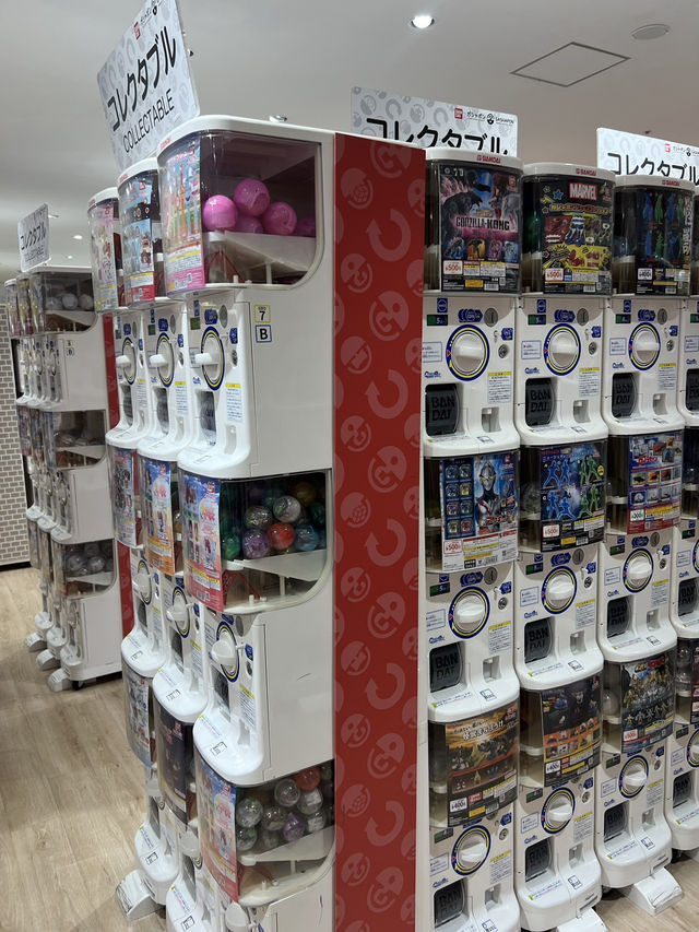 【横浜】見たことないガチャガチャばかり！通称ガシャポンのデパート！