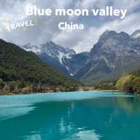 พาชม Blue moon valley หุบเขาพระจันทร์สีน้ำเงิน
