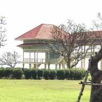 พระราชนิเวศน์มฤคทายวัน