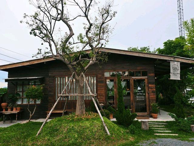 คาเฟ่บางแสน สไตล์โฮมมี่ น่ารัก 