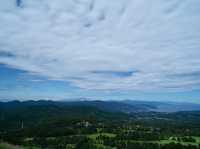 リフトに乗って山頂へ！そこには超絶景が…！