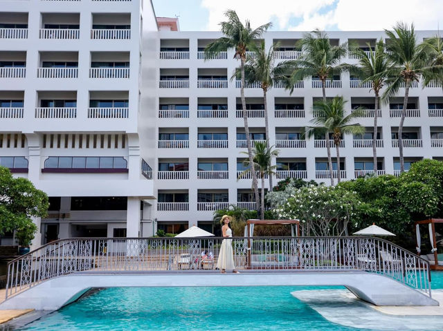 Dusit Thani Hua Hin ที่พักสวยริมทะเลหัวหิน