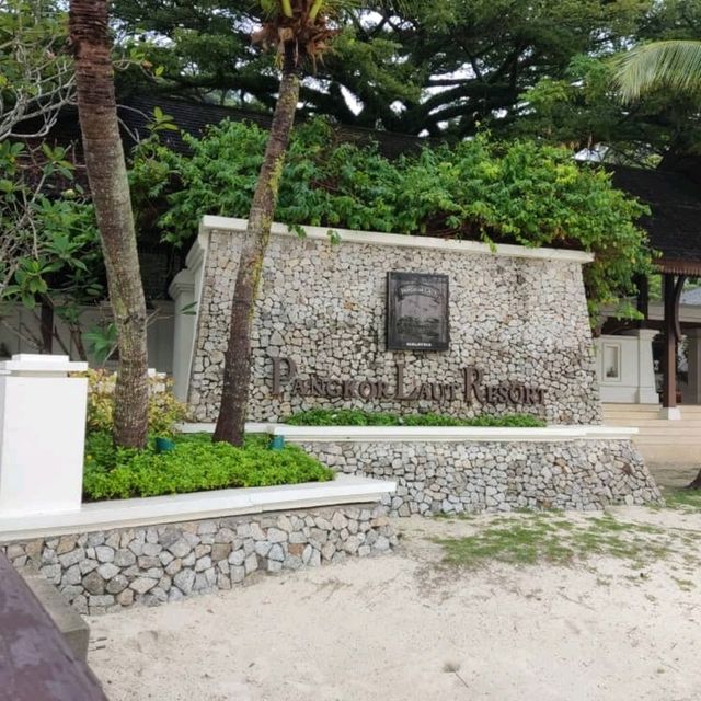 Exclusive Resort, Beautiful Beach, Emerald Water!