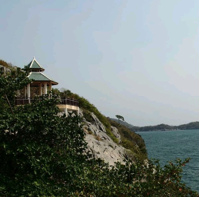 เกาะสีชัง 1 คืน พักผ่อนใจ