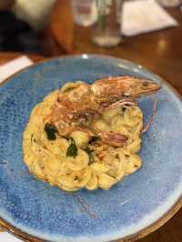 Lisette’s Café & Bakery: A Cozy Retreat at 163 Retail Park