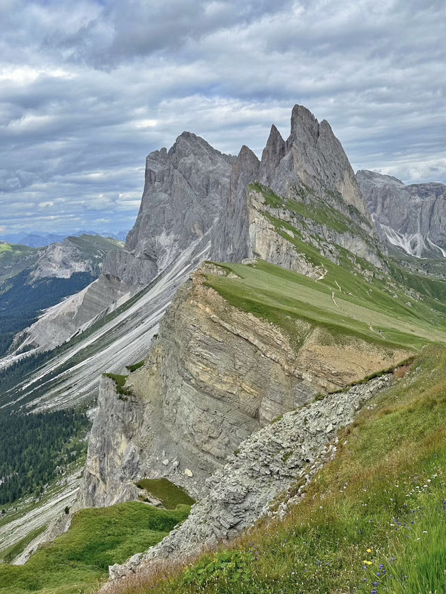 Dolomites: Italy’s Majestic Mountain Wonderland