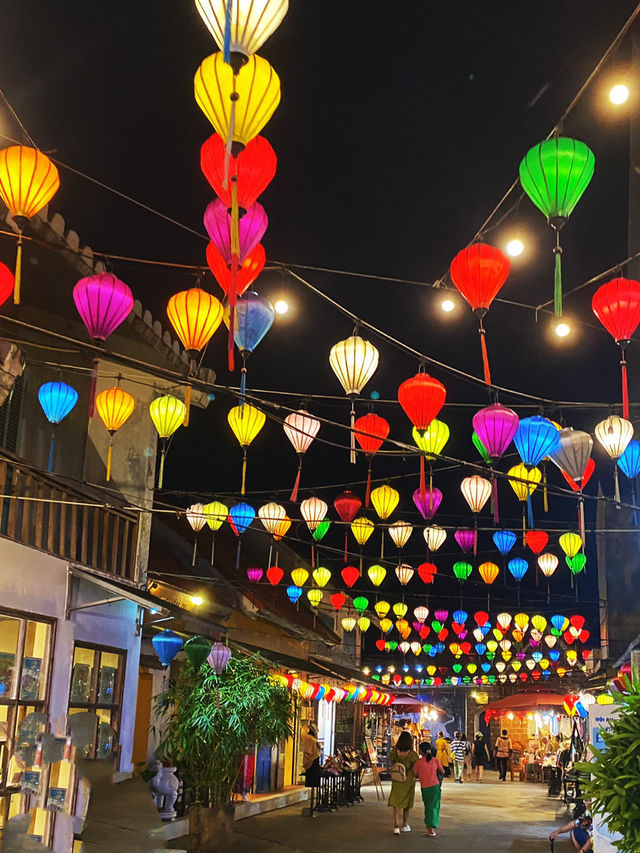 Town fulls of lantern light 🏮