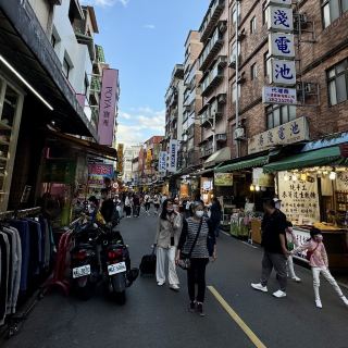 담수이에서 여유로운 하루를 보내며 쇼핑과 관광을 즐겼습니다.