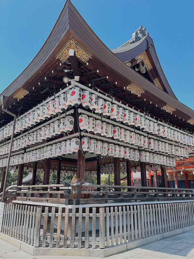 ขอพรด้านความรัก ⛩️ ศาลเจ้ายาซากะ ย่านเกียวโต