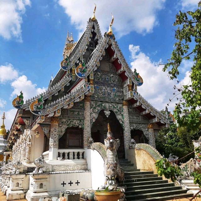 ชมศิลปะไทใหญ่ผสมศิลปะล้านนาที่วัดมิ่งเมือง