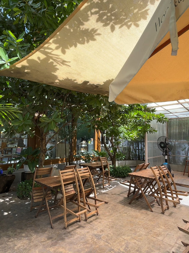 Home coming cafe คาเฟ่ในปั๊ม ทำอย่างถึง ที่สุราษฎร์