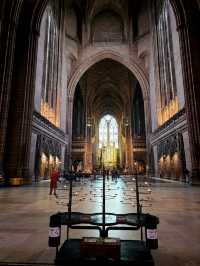 Liverpool Cathedral โบสถ์ที่ใหญ่ที่สุดของเมือง 💒