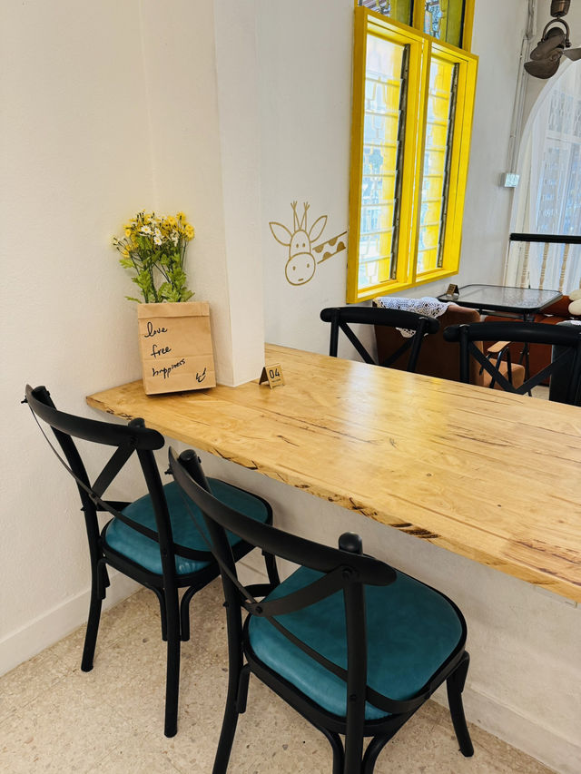 A Toast to Good Times at Yello Cafe