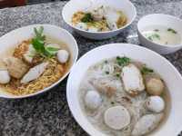 ก๋วยเตี๋ยวเมืองแปดริ้ว ลูกชิ้น คือ ดีจริง อร่อยมาก