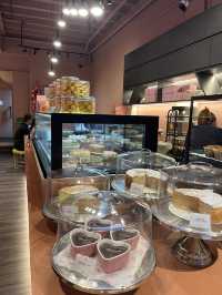 Rainy cafe visit at Cake Spade