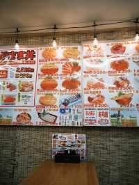 北海道小樽🇯🇵三角市場的潼波食堂