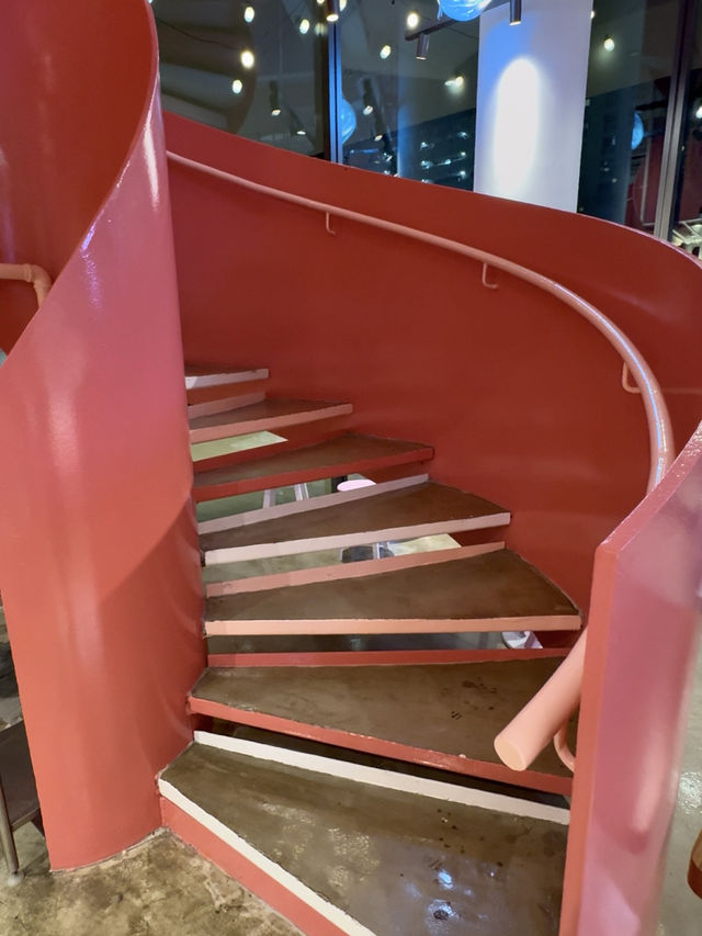 Hot Pink Spiral Stairs and Unique Ice Cream at Sundae Splash