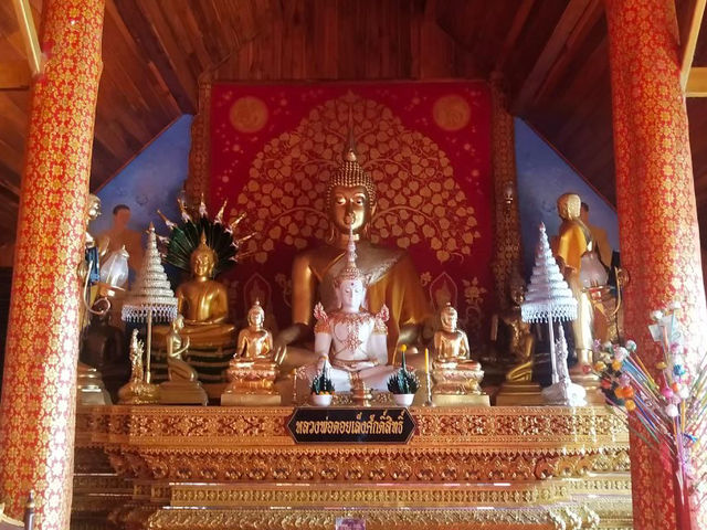 สัมผัสความงามของวัดพระธาตุดอยเล็ง