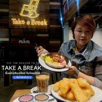 มื้อเช้าเชียงใหม่ ในโทนสีไม้ - Take a Break 