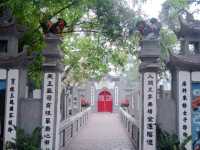 วัดสวยกลางทะเลสาบNgoc Son Temple✨️
