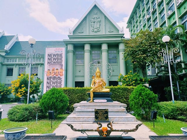 泰國曼谷老城區湄南河古跡建築華人文化寺廟老市場一日遊行程，適合打卡拍照📸祈福