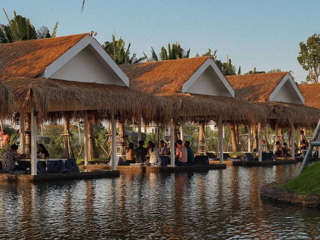 ป้าบุญคาเฟ่ บางแสน • บางแสน, ชลบุรี 🌷🌳🐿️🦕🦖✨
