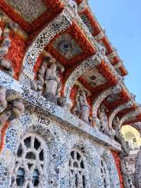 Step into a Fairy Tale : The Memesrizing Porcelain House in Tianjin.