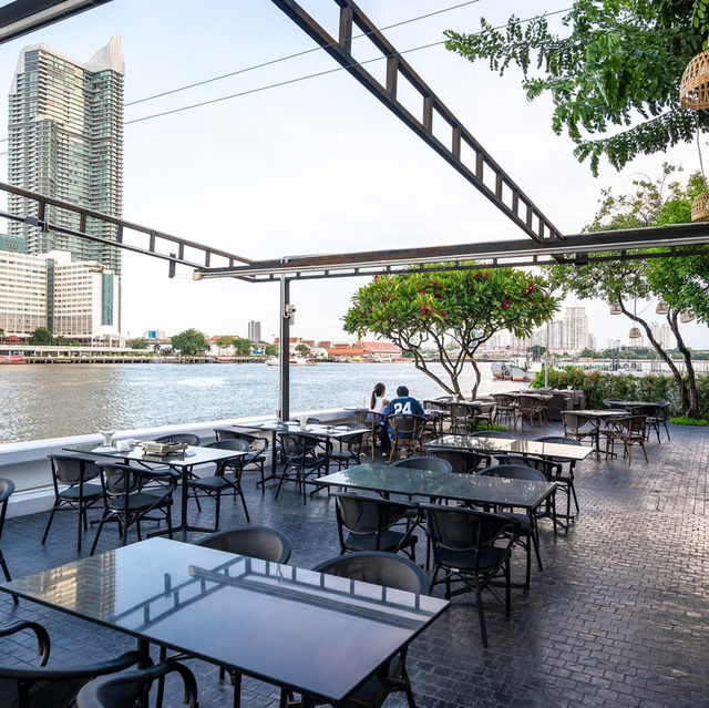 Away Bangkok Riverside Kene