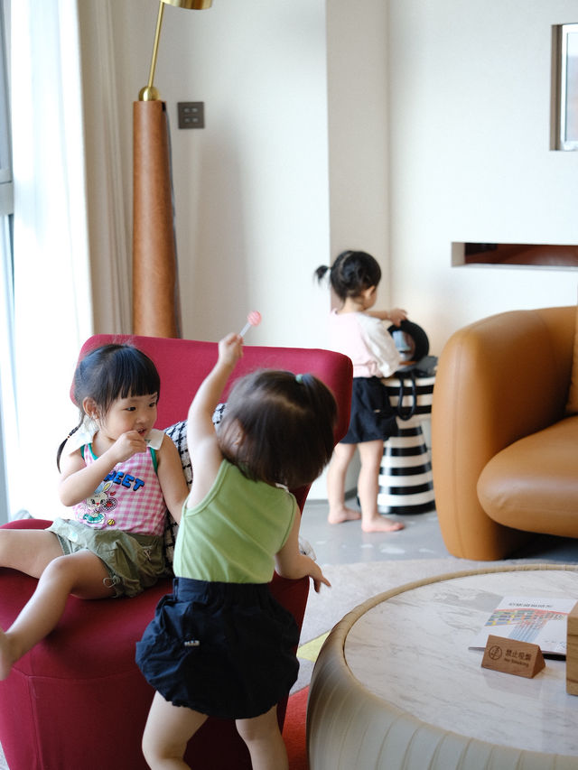 小姐妹樂呵呵吵著要再去的親子酒店