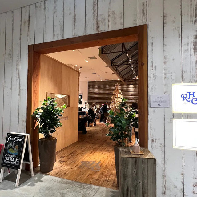【神奈川】🇯🇵 RHC カフェみなとみらい店