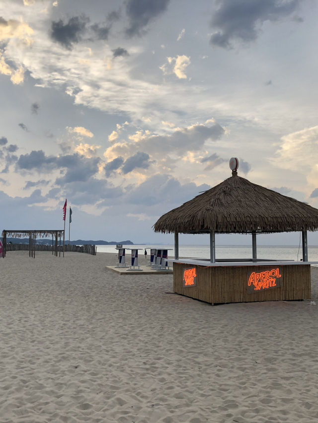 🏖️ 이국적인 분위기를 즐길 수 있는 곳, 서피비치