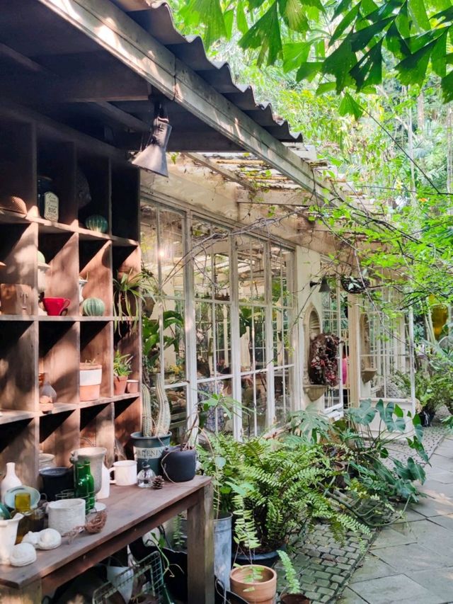 Little Tree Garden Caféลิตเติ้ลทรี คาเฟ่สามพราน