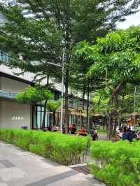 Getting lost in Bonifacio High Street