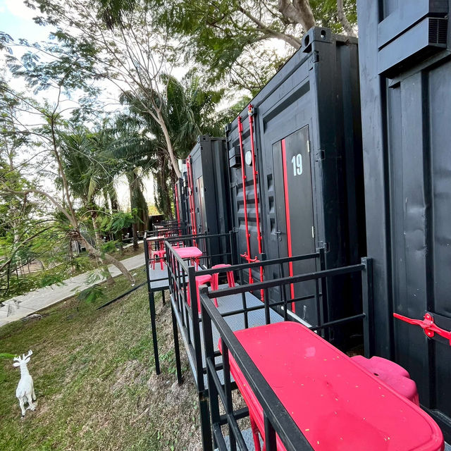NOMADS HOMESTAY & Restaurant 🌴 ที่พักฟีลดี 
